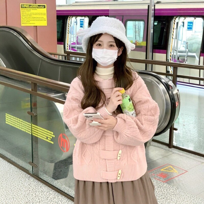 Hooded pink cardigan with horn buttons for women, autumn and winter, soft, gentle, sweet, cute, casual, loose-fitting knitted coat