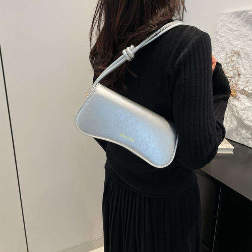 French minimalist retro fashion single-shoulder small square bag 2024 winter new unique trendy niche design handbag