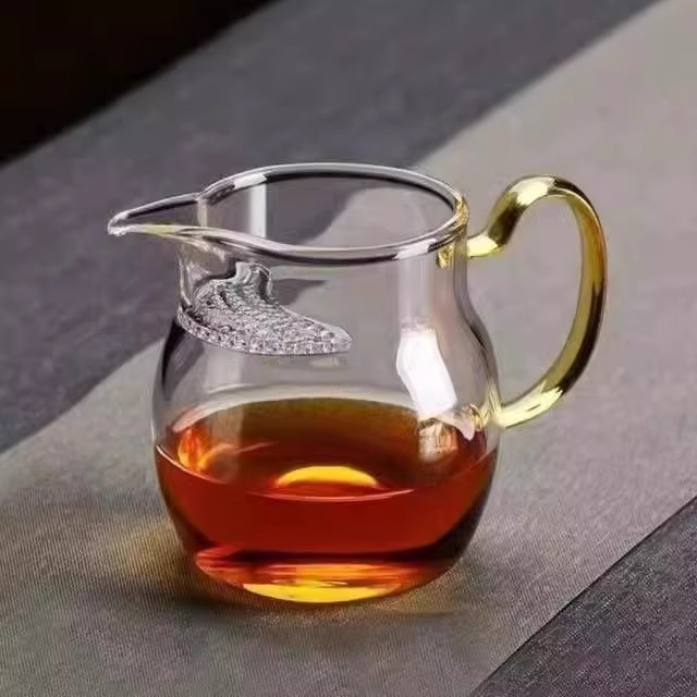 ビッグベリー透明ガラス三日月フェアカップ茶漏れフィルターオールインワン茶海茶ディスペンサーカンフーガラスカラーハンドル茶ボウル|undefined