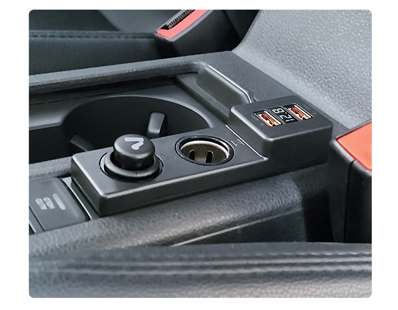 Applicable to Volkswagen Golf 7.5/7 generation car charger cigarette lighter modified USB super fast charge one to two