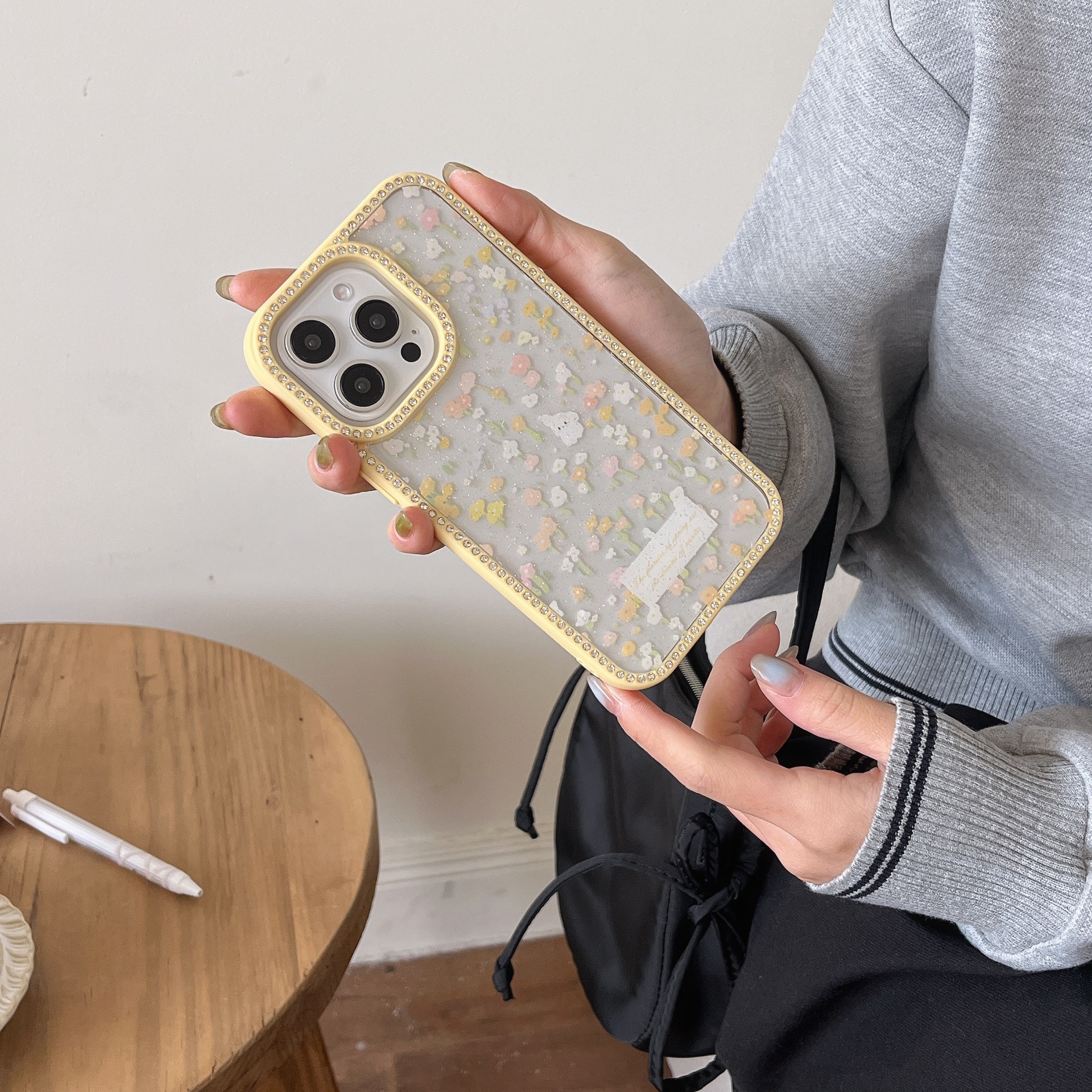 Ins viento verano flor cachorro Apple 15Pro/16Pro para 14ProMax nicho 13 niñas 16PM nuevo