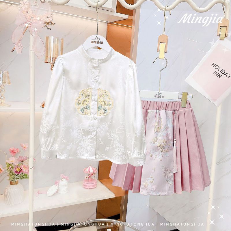 新中国式軽国風馬甲女2025年春新作バックル刺繍母レトロ馬挟み上着コート|undefined