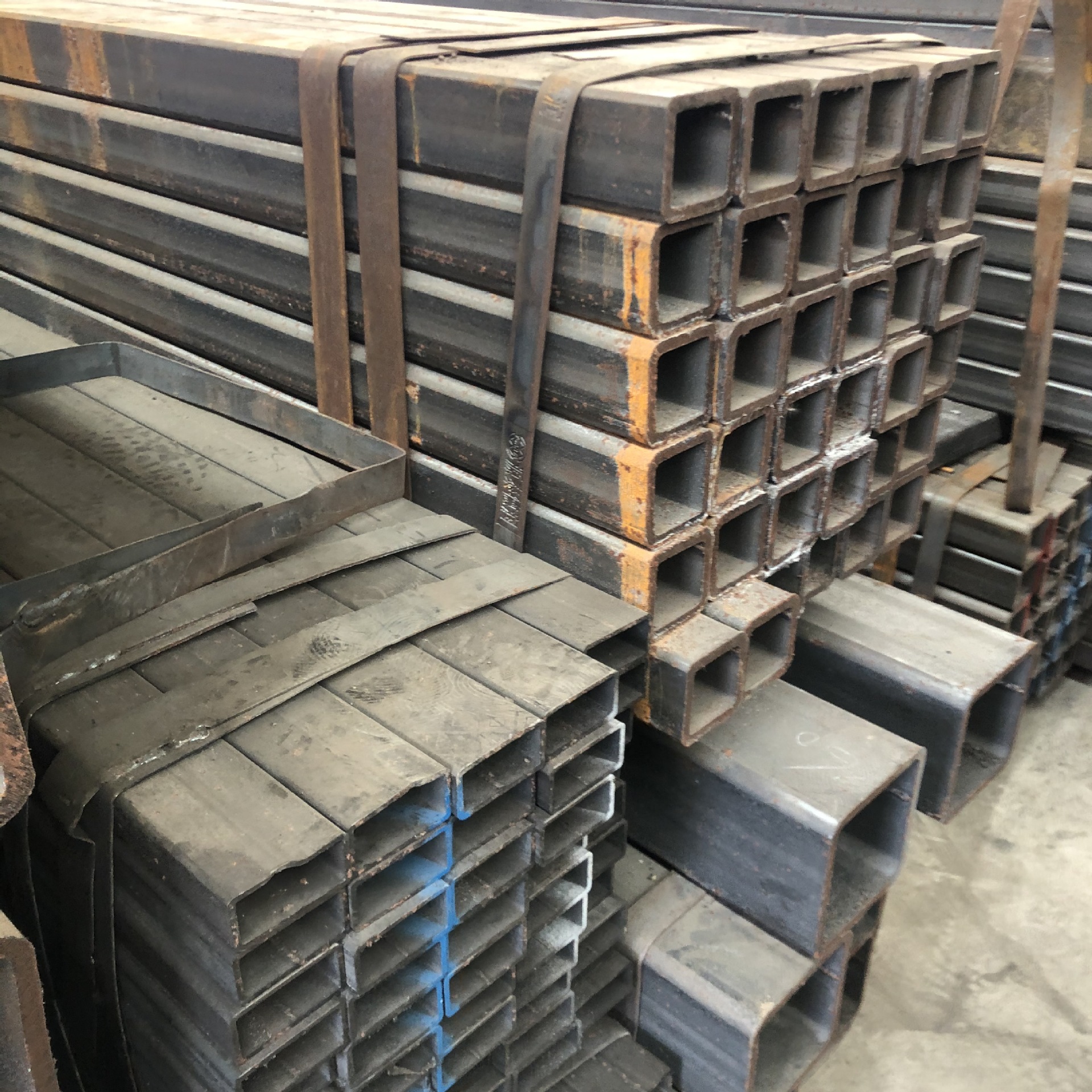 热镀锌方通空心方钢管薄壁碳钢q235b矩形焊接切割打孔喷漆批发