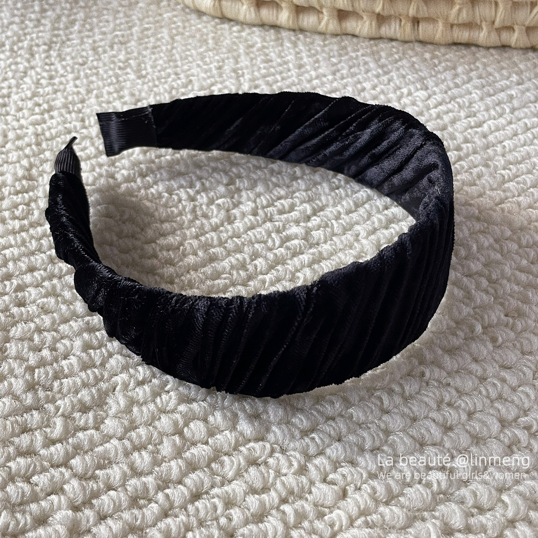 Diadema superior de cráneo alto Diadema de fragancia pequeña negra de alta calidad Diadema de estilo perla coreana arco simple cueva para el cabello accesorios para el cabello femenino