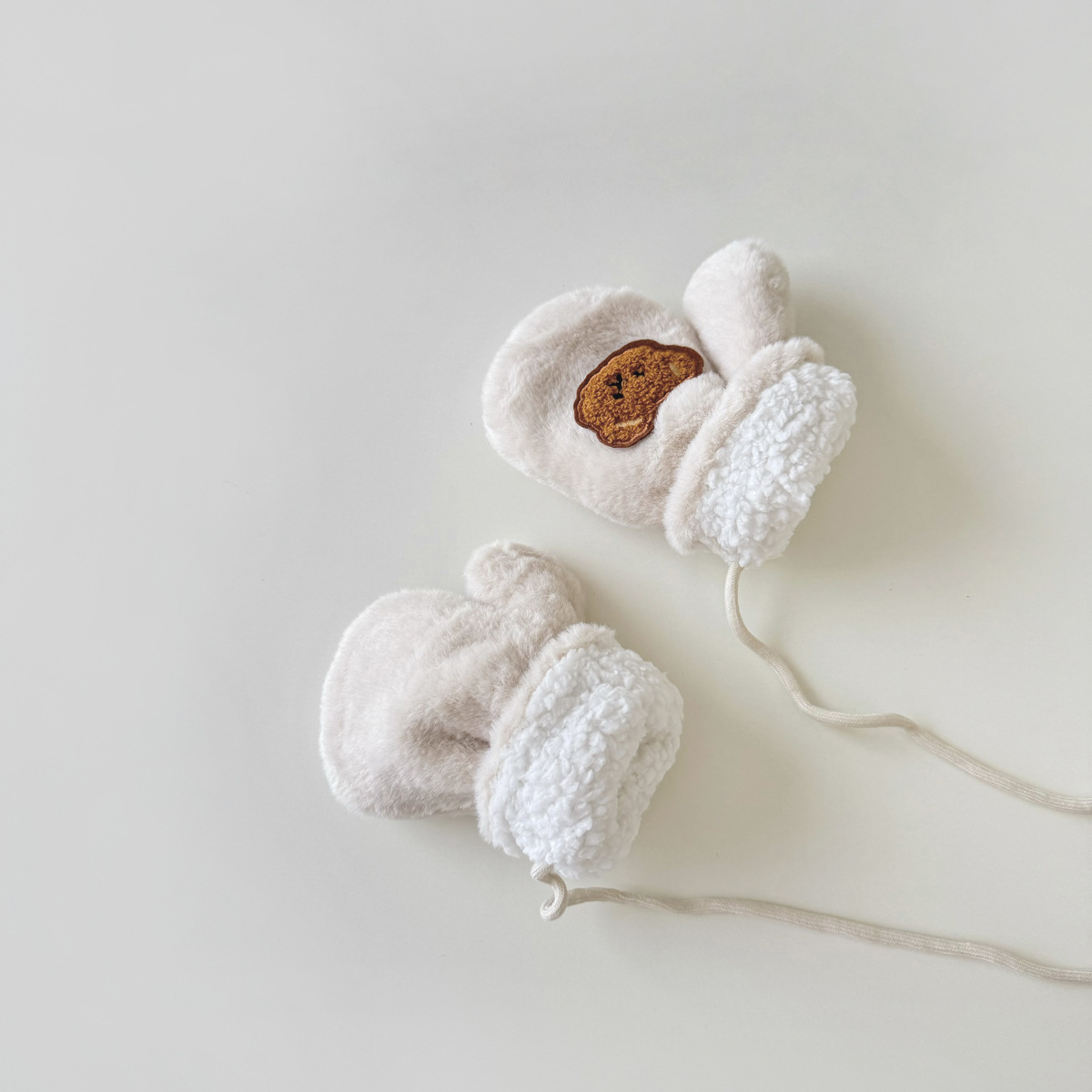 Guanti per bambini Winter Bear neonati e bambine con pile spesso caldo collo appeso pacchetto completo guanti_voghion.com