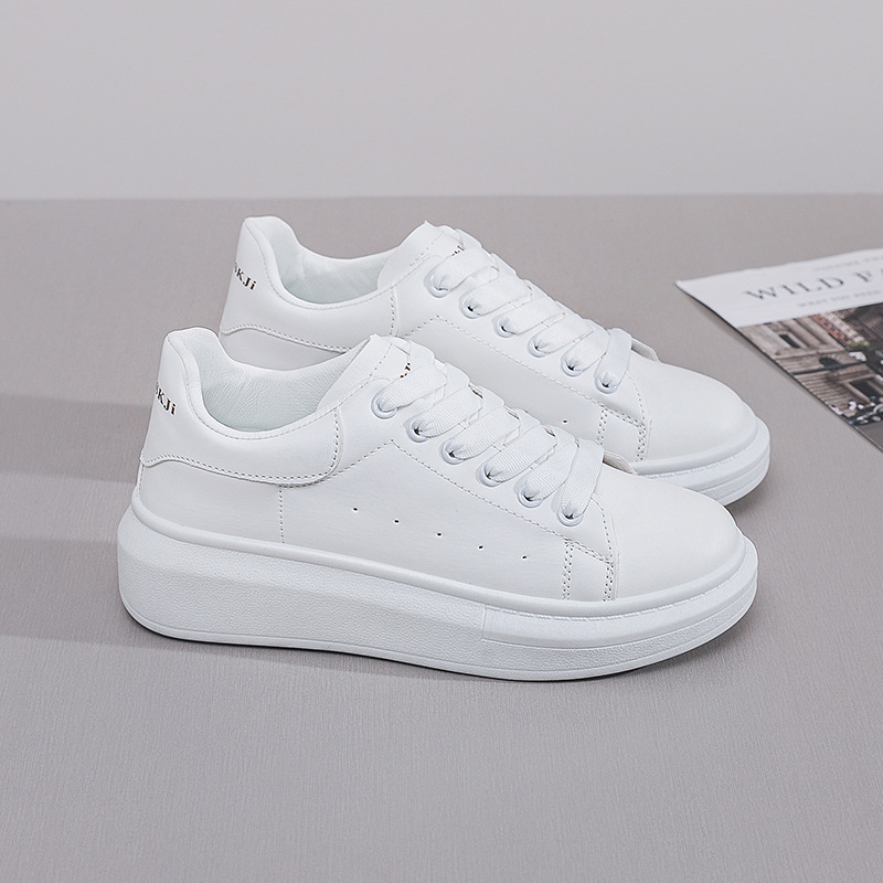 Zapatos blancos para parejas de mujeres estudiantes coreanos primavera y otoño 2024 zapatos de mujer zapatos de altura zapatos deportivos zapatos de suela gruesa zapatos de moda image 3