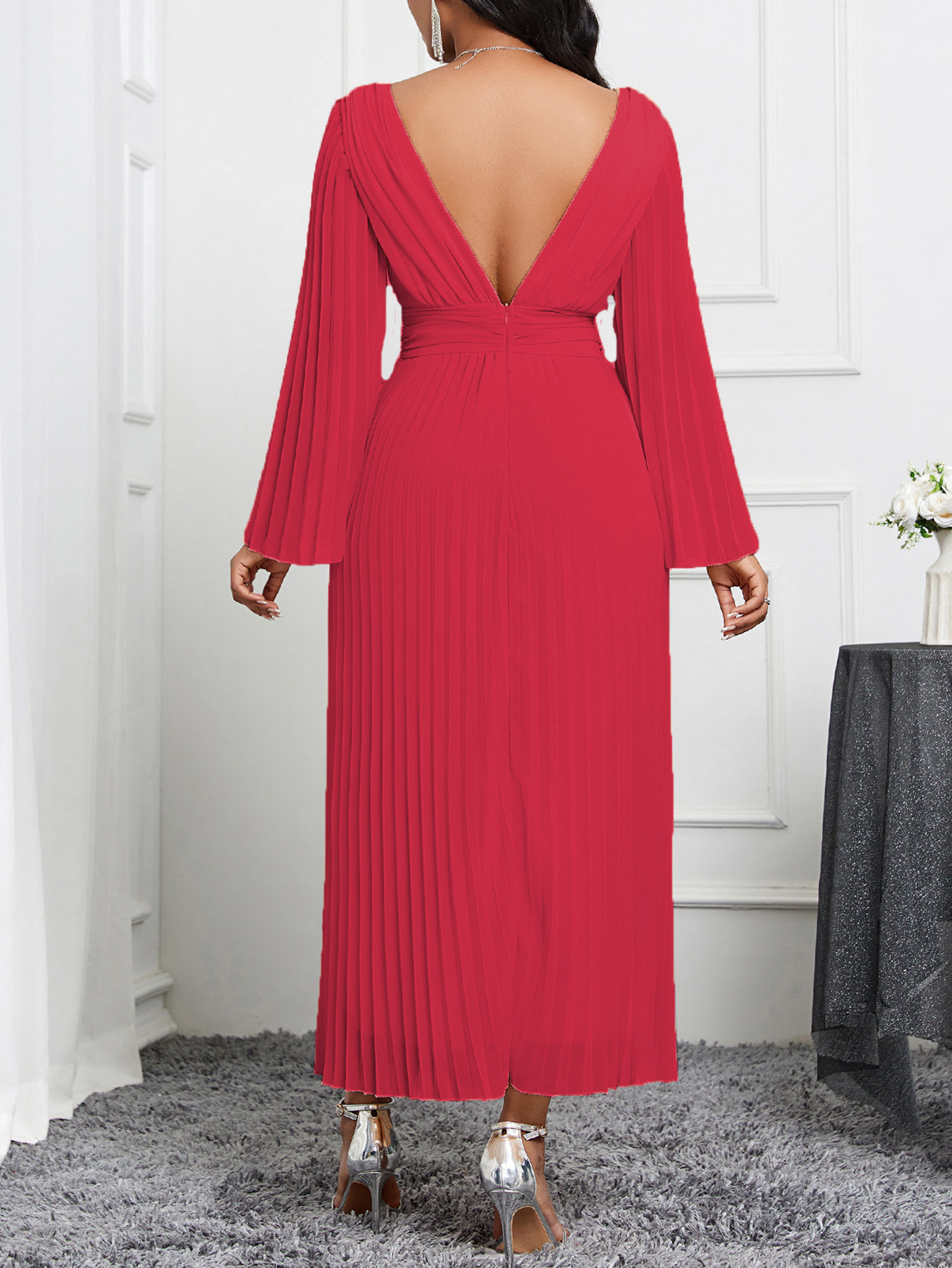 Elegante dames jurk met v-hals voor een stijlvolle look_voghion.com