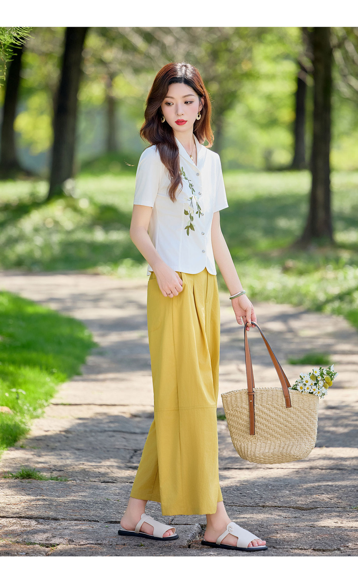 Bộ hai mảnh áo sơ mi thêu hoa kết hợp chân váy cạp cao tay bồng — Màu ảnh chi tiết 16