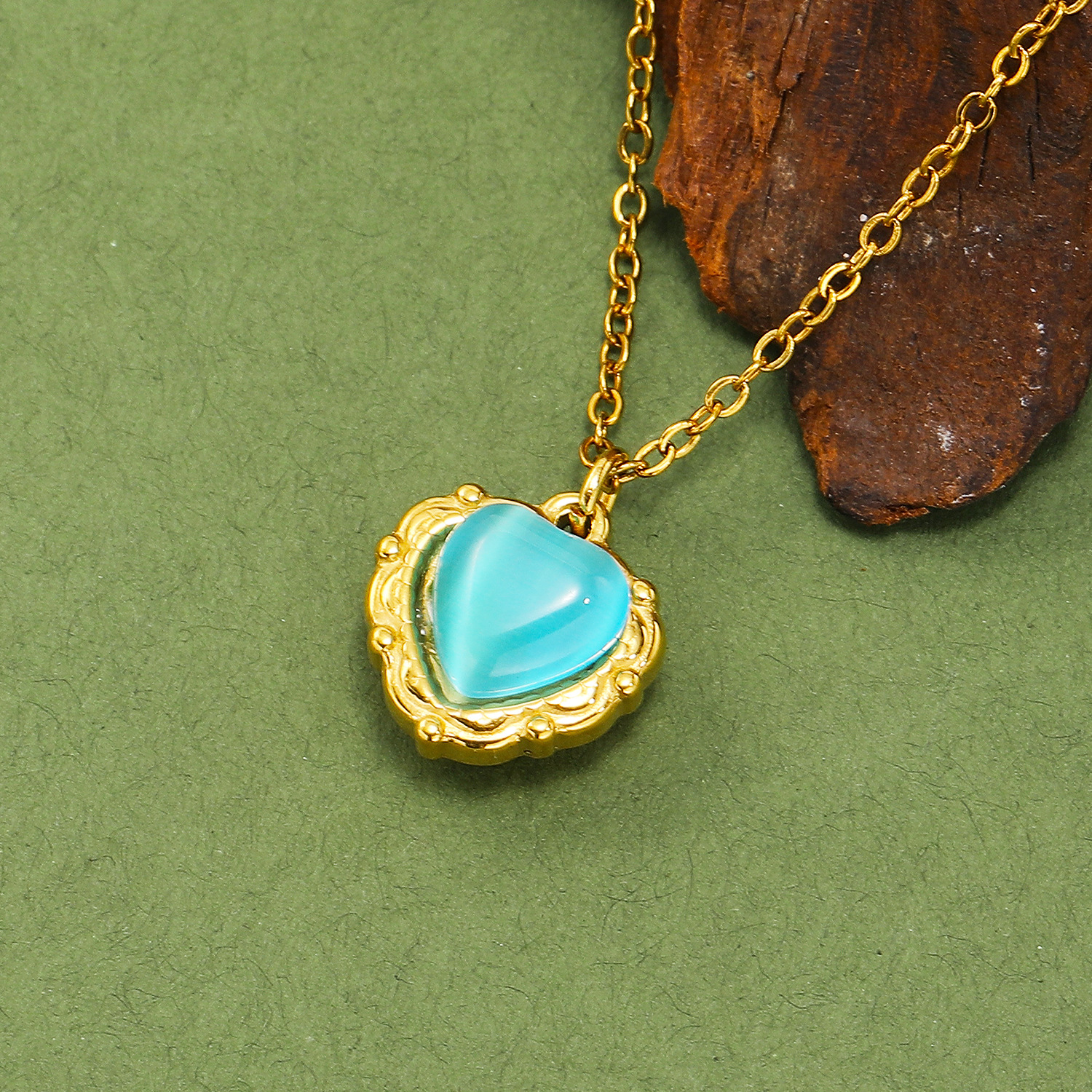 304 Stainless Steel Chain Material Cable Chain Chain Type Real Gold Plated Heart Shape 304 Stainless Steel Elegant Retro Waterproof Non Tarnish 304 Stainless Steel Pendant Necklace