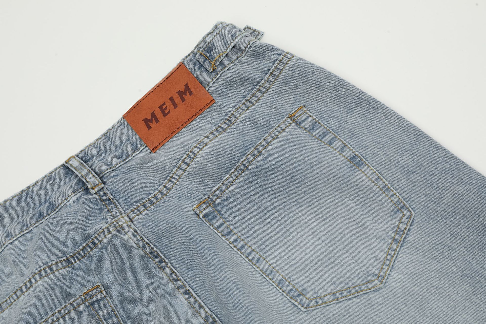 Vêtements pour hommes EONMODISH | Pantalon en denim délavé tendance American High Street, nouveau produit d'automne 2024_voghion.com