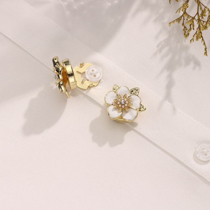 New Cross-Border Men's and Women's Shirt Cufflinks, Suit Buttons, Decorative Buckles, Rhinestone Flowers, Exquisite Necklines, Fashionable Clothing