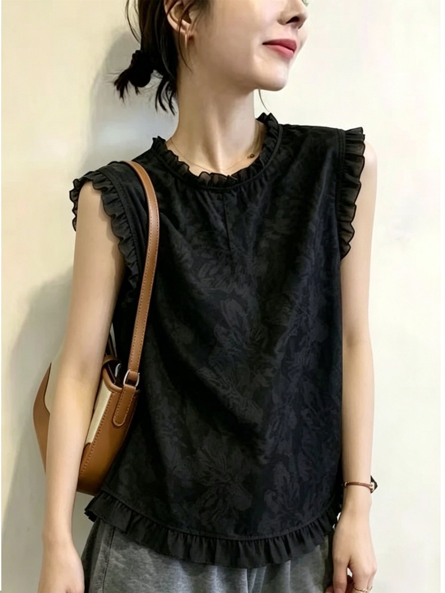 Áo sơ mi không tay viền mộc nhĩ Hàn Quốc phong cách trẻ trung — màu đen