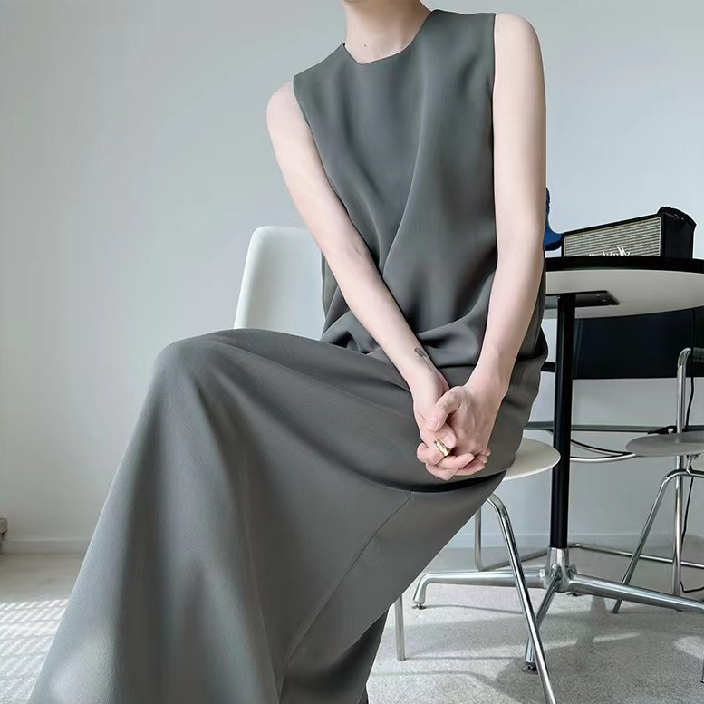 Váy maxi nữ dáng rộng phong cách lạnh lùng tối giản — Màu xám