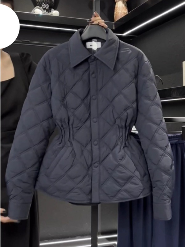 カジュアルな襟のコートの女性のレトロな女性の秋冬菱格の保温の綿の服の大きいサイズの新型は腰のゆったりしているファッションの2024を収めます。|undefined