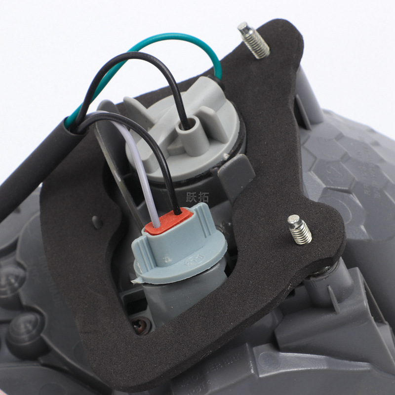 Suitable for Kia Freddy taillight assembly 09101112 new and old Freddy rear taillight brake lampshade 1316