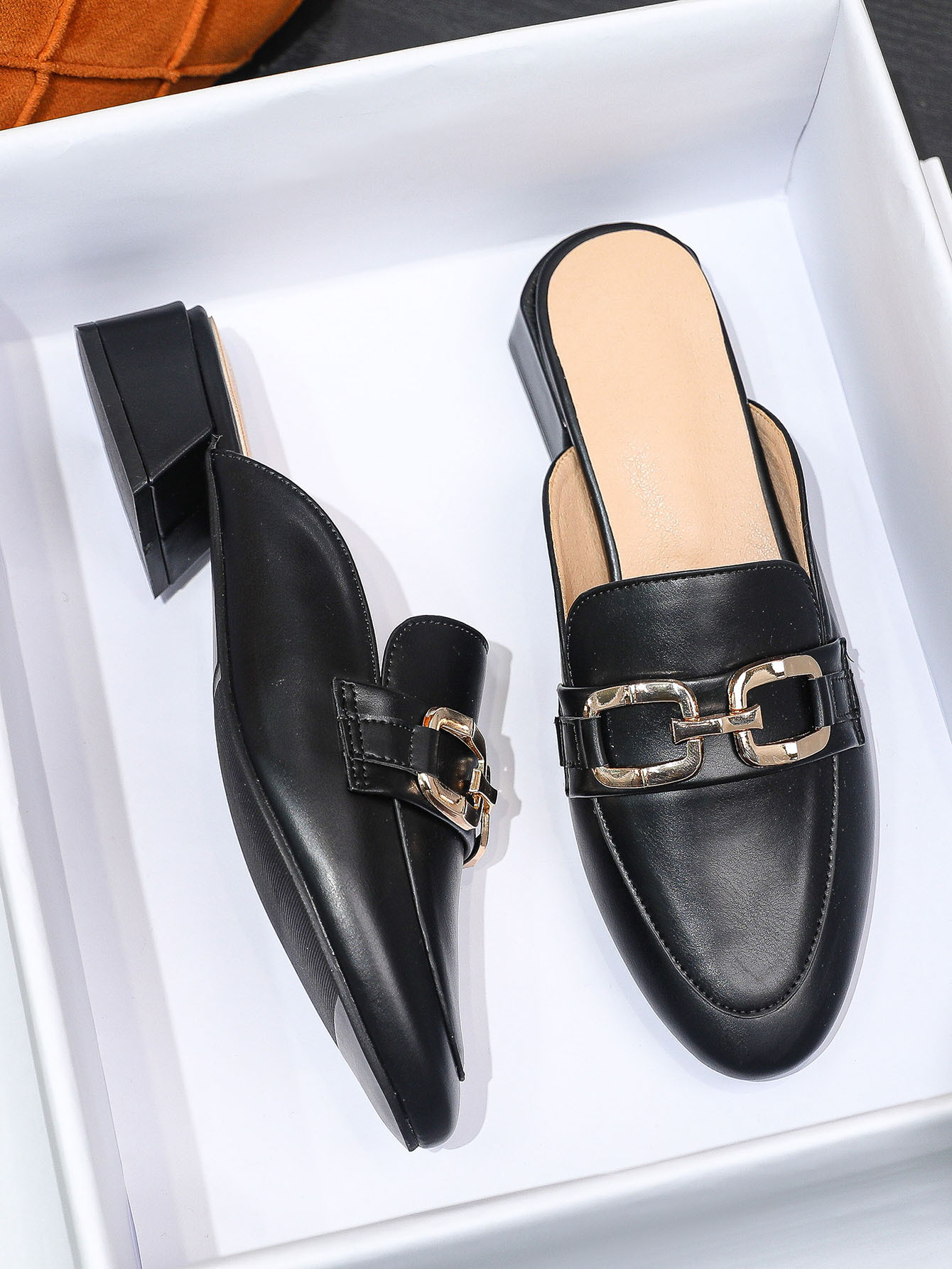 Spot One Pedal Baotou Einzelschuhe All Match Chunky Heel Lazy Soft Leather Half Slipper Frühling und Sommer New Bottom_voghion.com