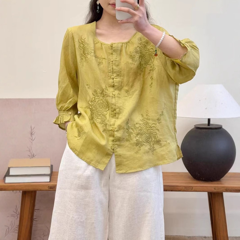 2025 Summer New Ramie Embroidered Shirt Artistic Fashion Solid Color Round Neck Seven-point Sleeve Lace All-match T-shirt