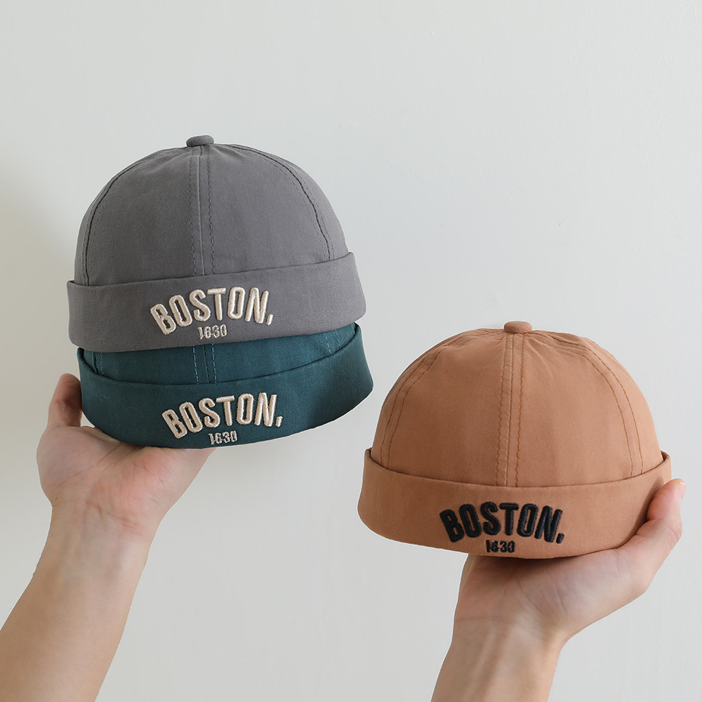 Sombreros de bebé primavera y otoño para niños primavera delgada personalidad sombrero de tierra para niños y niñas bordados letras sombrero de piel de melón bebé