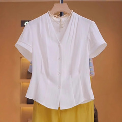夏用の女性用白いVネック半袖シャツ、大きいサイズ、太ったMM、ファッショナブル、年齢を軽減する、カジュアルなウエスト痩身、高級トップス