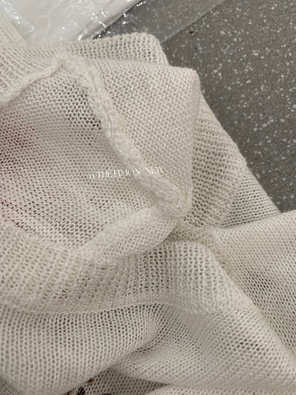 Áo thun nữ cổ tròn tay ngắn họa tiết trái cây chất liệu bamboo linen — màu đen, trắng ngà, màu cam, màu xám chi tiết 18