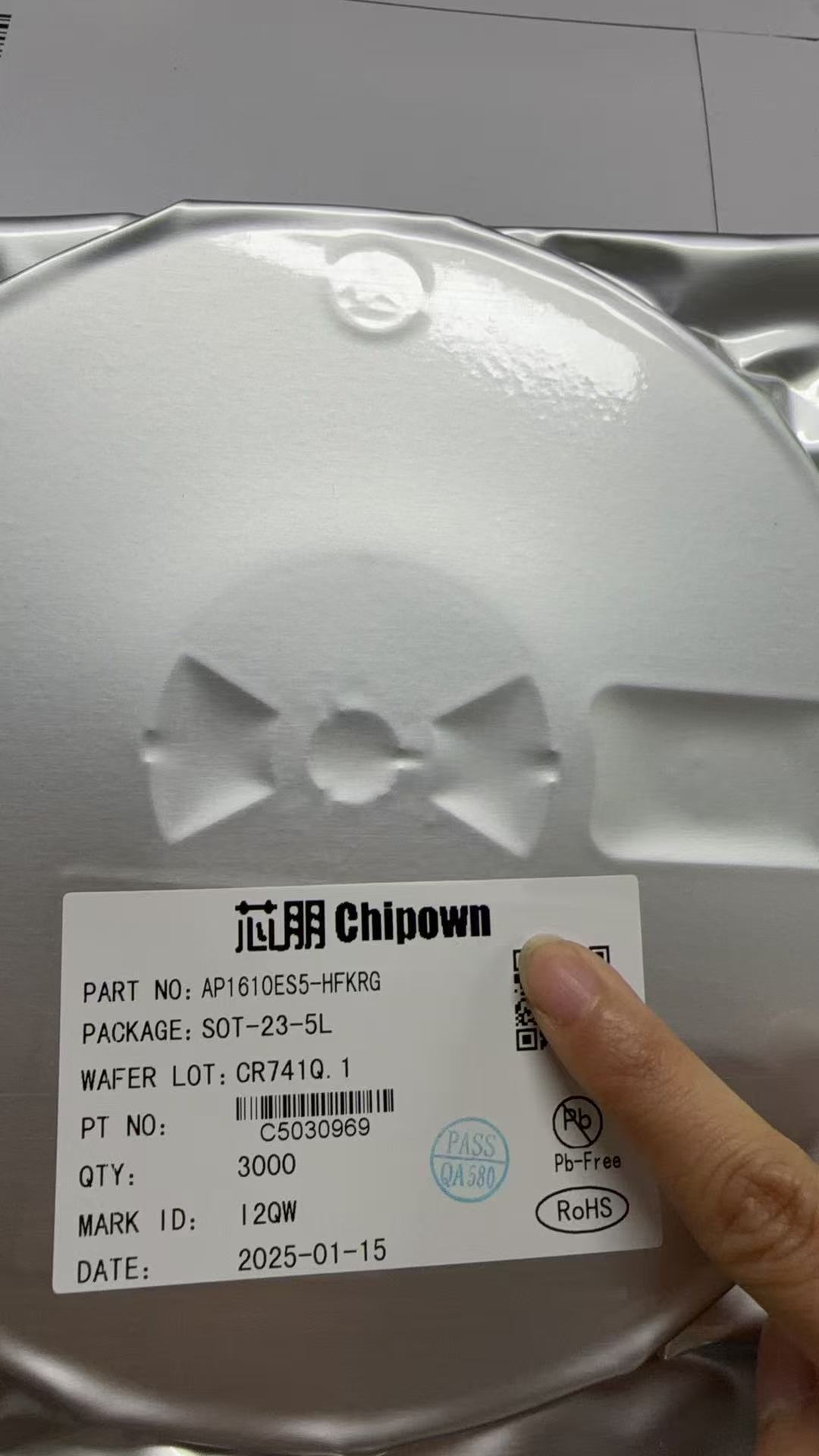 3月   AP1610ES5-LFKR   AP1610ES5-HFKRG  SOT23-5   AP1610