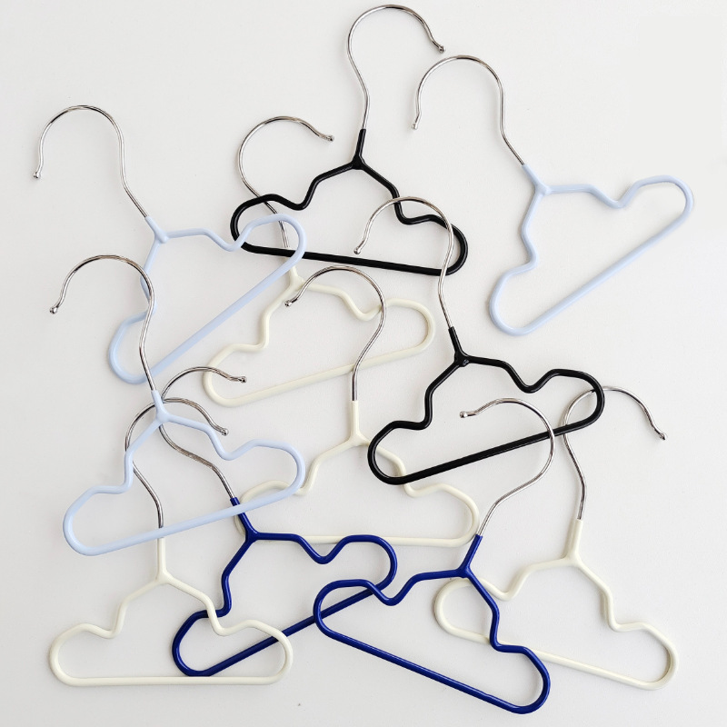 Simple Pet Non-Slip Metal Mini Clothes Hanger for Cats and Dogs