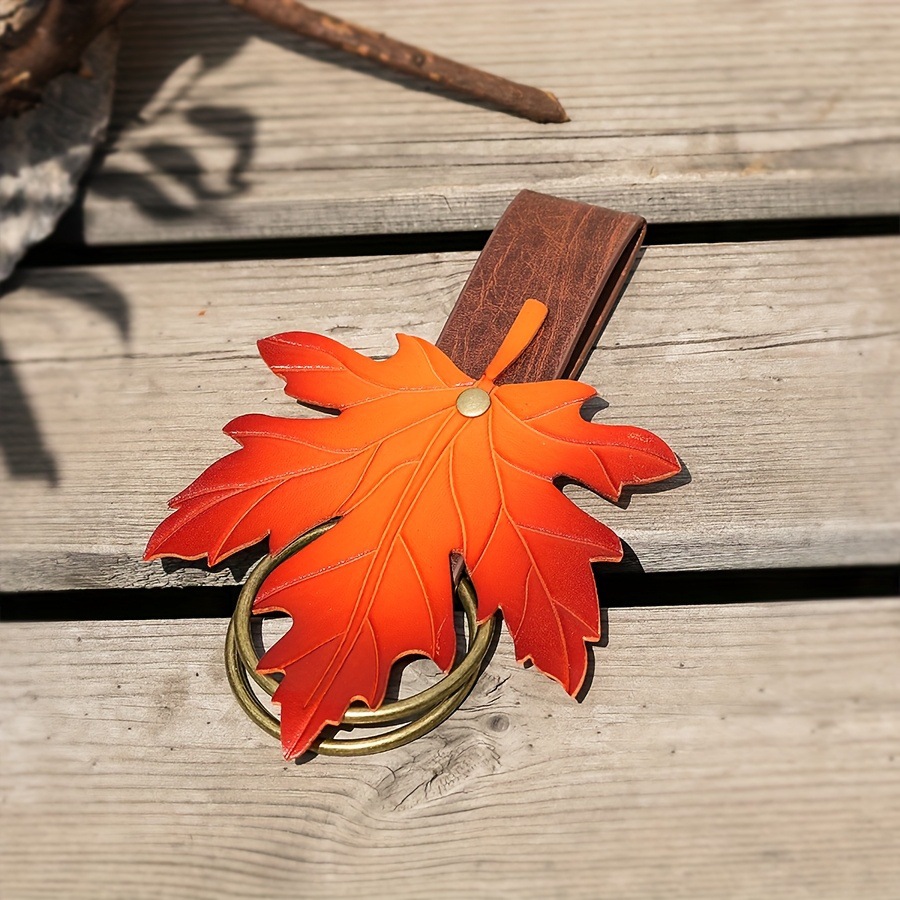 Medieval Pu Leather Skirt Clip Halloween Keychain Maple Leaf Prop_voghion.com