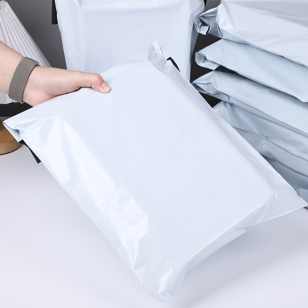 White capacious pack, increased thickness 2