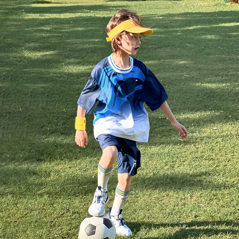 2025 新しい夏のグラデーションカラー子供サッカーユニフォームパンダラウンドボーイズ速乾性クールスポーツスーツ|undefined