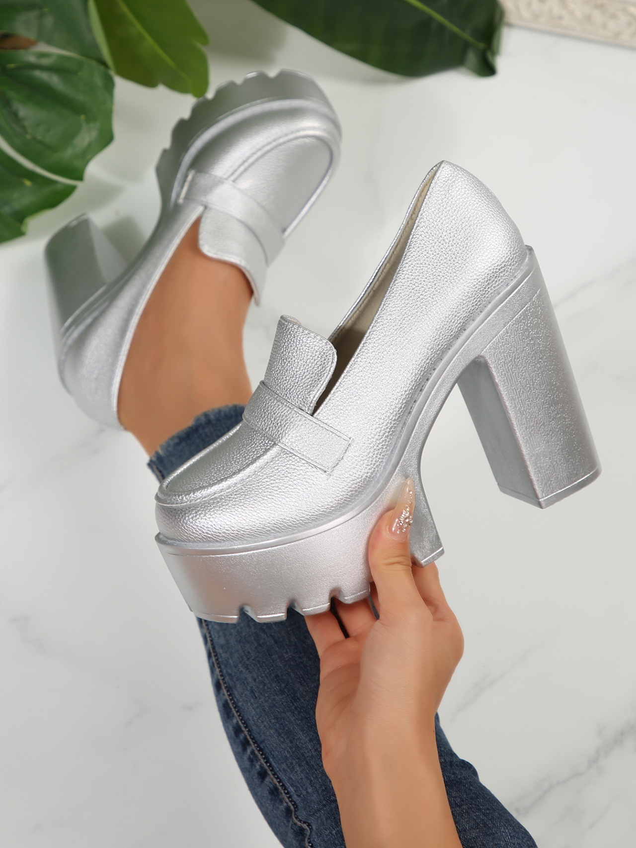 Damesschoenen met blokhak voor petite dames elegante stijl_voghion.com