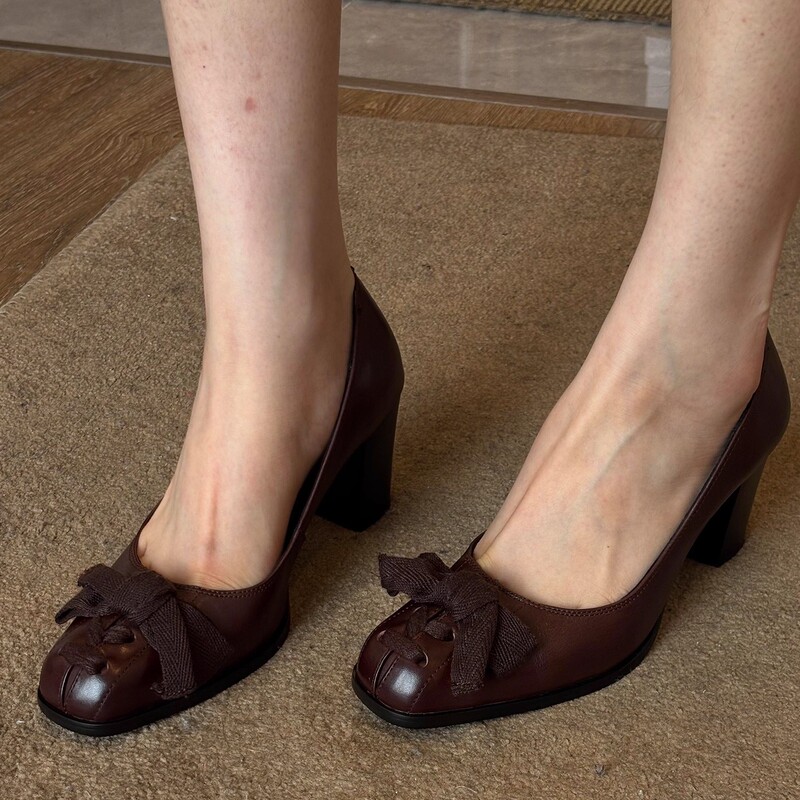 Medieval-Style Square-Toe Bow-Tie Shallow-Mouth Single Shoes for Women, Designer Genuine Leather Chunky Heel Slip-On High Heels (Tax Not Included)