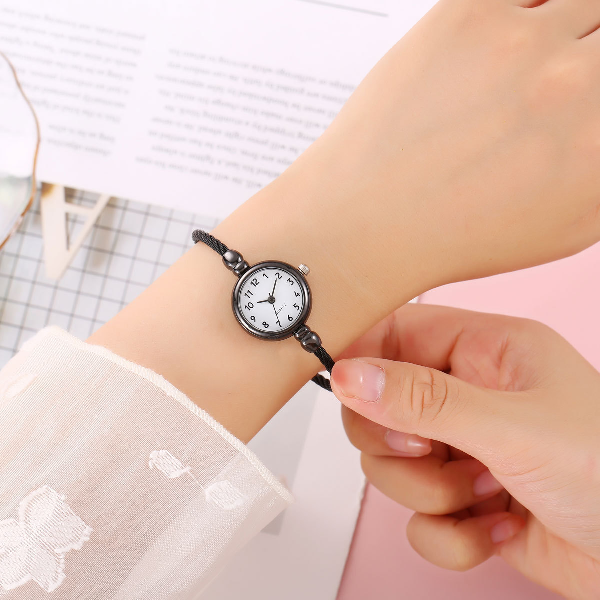 Cara digital - Cara blanca y negra