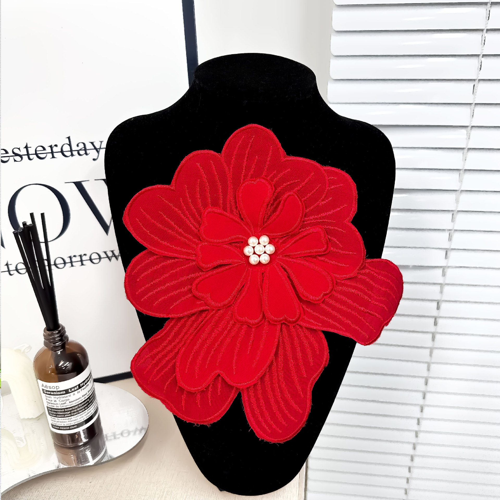 854 빨간 구슬 핀