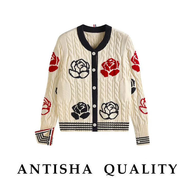 Design knitted autumn fitted sweater with a round collar
