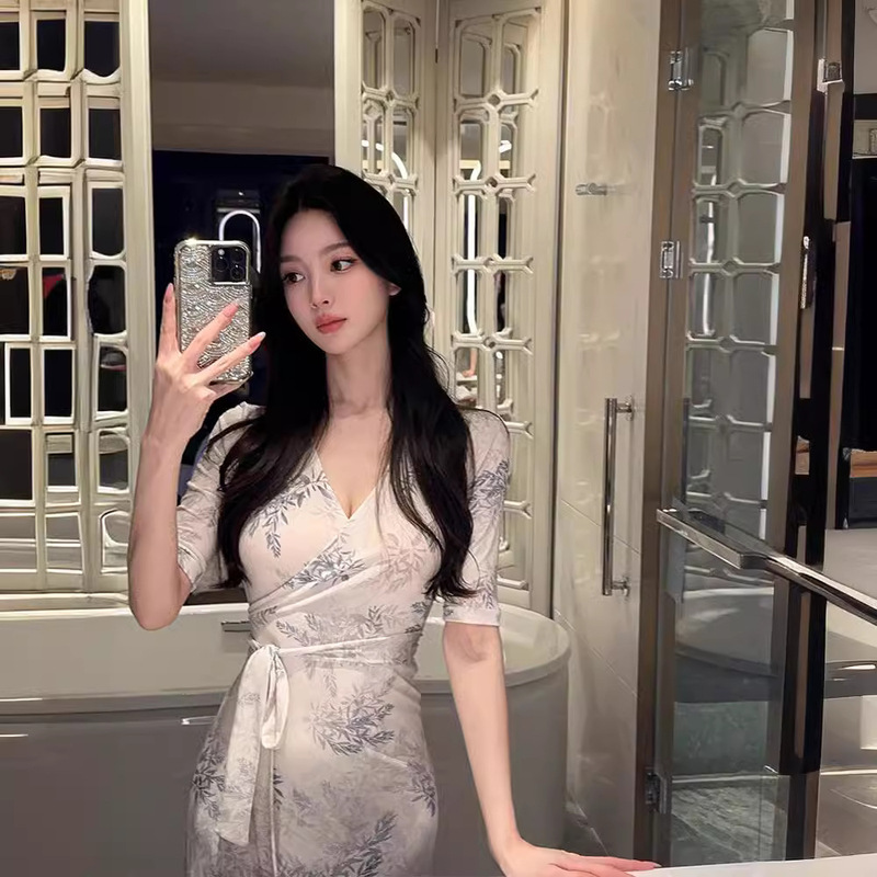 2024 Elegant Blue Elegant Dress V-shaped Print Lace-up One-piece Stretch Slim Dress Women's Summer