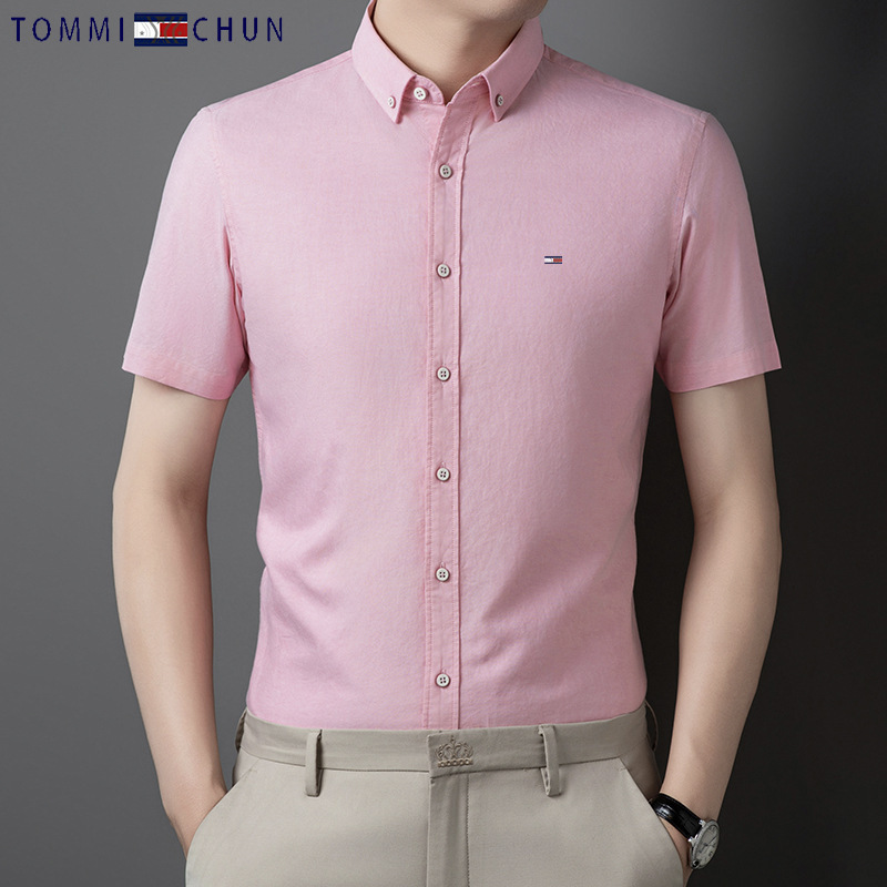 Tommy Hilfiger Men's Solid Color Short-Sleeve Shirt with a Turn-Down Collar, Breathable Cotton, Young Business Shirt