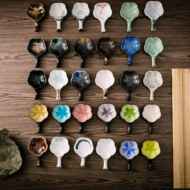 Multifunctional Ice-Cracked Glaze Plum Blossom-Shaped Sauce Dish with Handle, Ceramic Ink Dish, Dual-Purpose Chopstick Holder, Ceramic Tableware