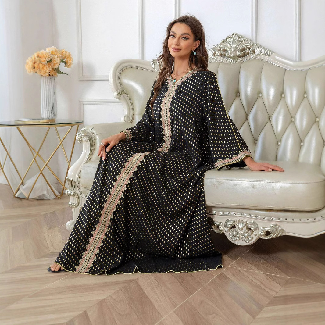 2025 Spring Middle Eastern And European Foreign Trade Muslim Robe With Gold Embossing, Simple Lace, Slim Fit, Dubai_voghion.com