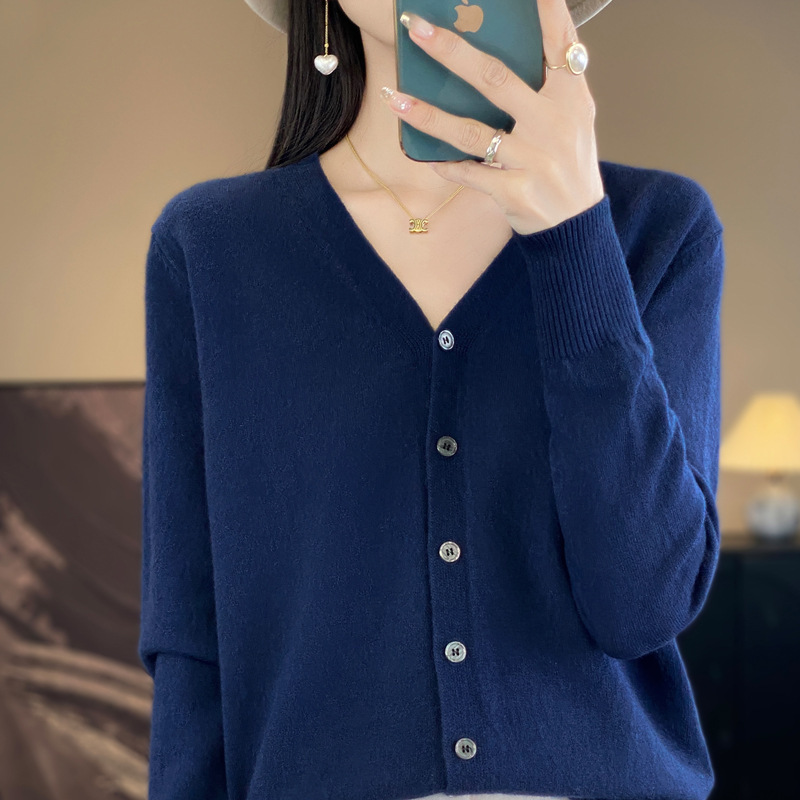V-neck single-breasted knitted cardigan women's spring and autumn short lazy outerwear sweater 2024 new loose coat top