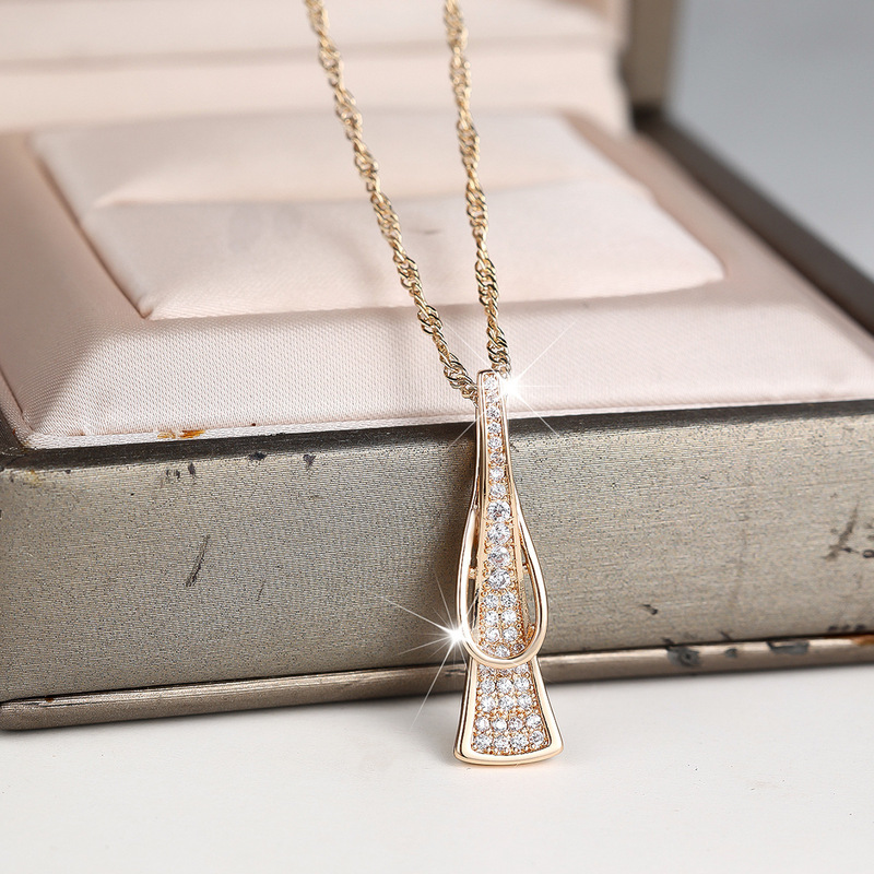 Trendy Cross-Border Fashion Influencer Popular Irregular White Diamond High Heels Design Necklace Personalized High-End Atmosphere Accessory Trendy Cross-Border Fashion Influencer Popular Irregular White Diamond High Heels Design Necklace Personalized High-End Atmosphere Accessory