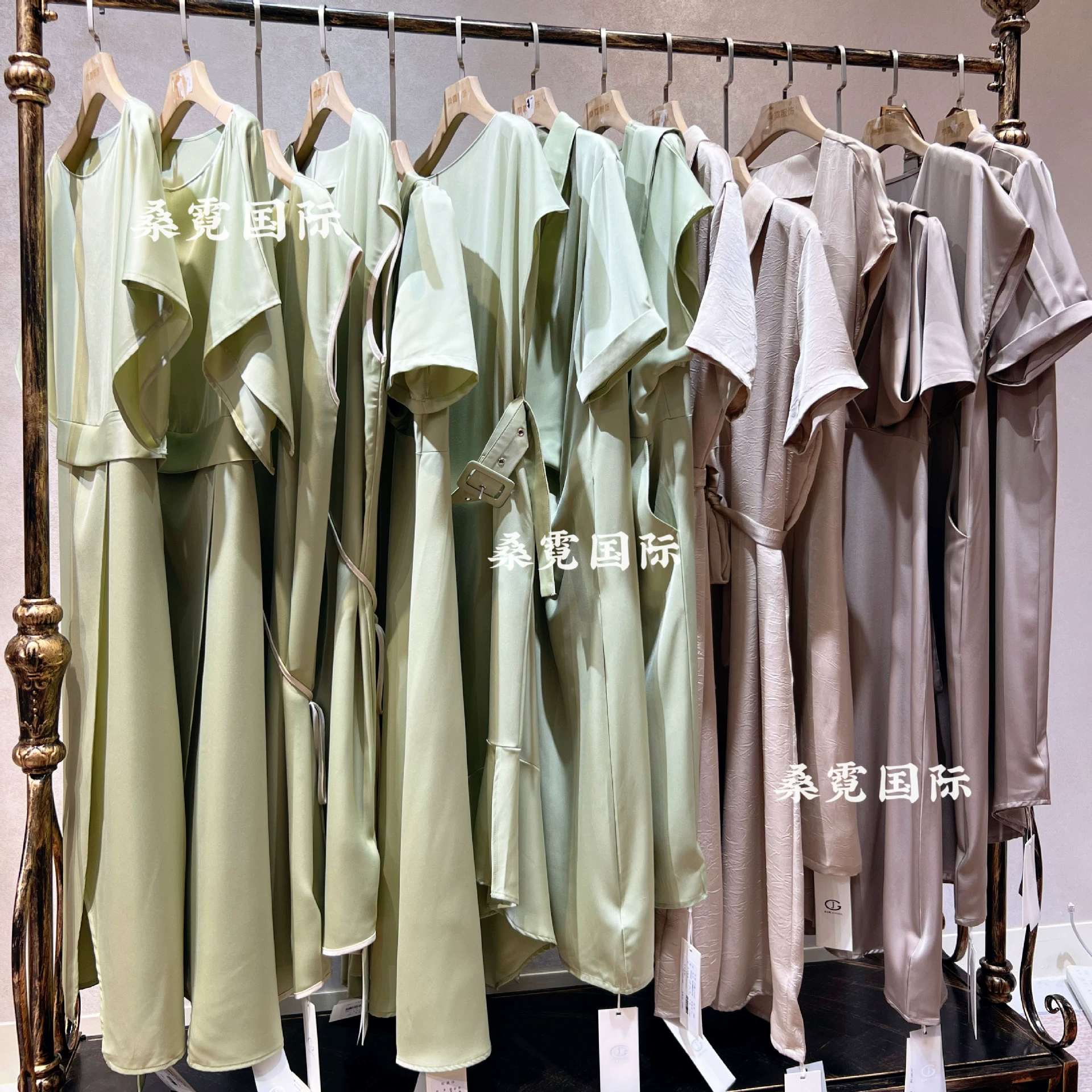 Женское платье из тяжелого шелка, распродажа брендов, скидки, оптовый склад, прямые поставки