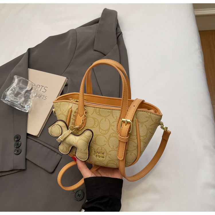 A high-end retro printed bucket bag for summer 2025, a trendy and versatile crossbody bag for women undefined