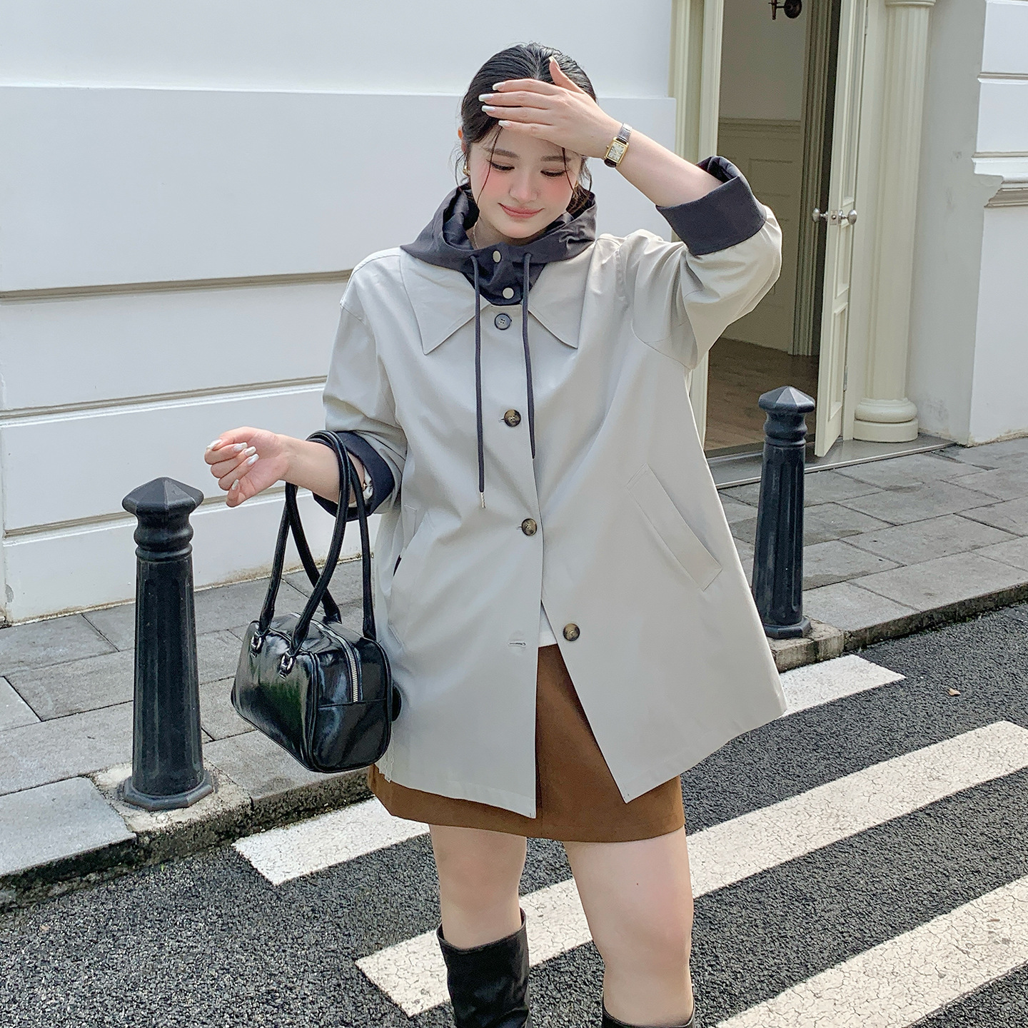 Zhixuan Plus Size Two-Tone Hooded Trench Coat 2026 Autumn New Style with Convertible Cuffed Sleeves 335340