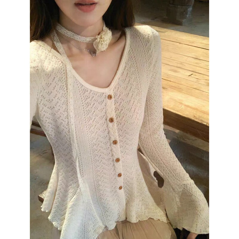 French-Style Pure and Gentle Style Flared Sleeve Knit Top for Women, Autumn Chic Tie-Neck Waist-Cinching Slimming Blouse