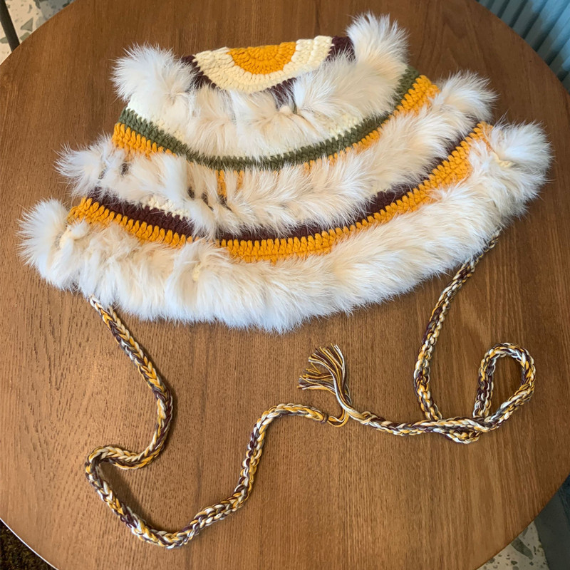 베이지색 대비색 브레이드