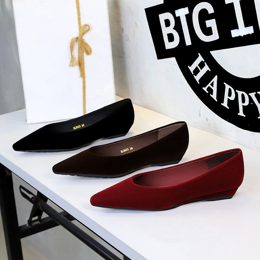 Décolleté eleganti con zeppa in velluto per donna a punta_voghion.com