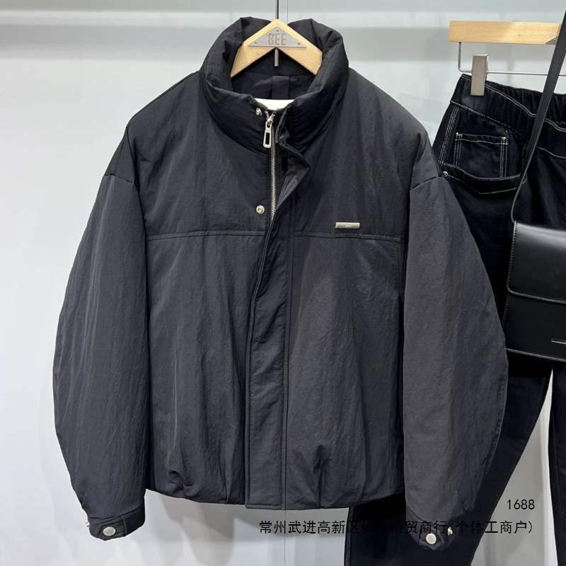 New winter men's stand-up collar down jacket, trendy brand, metal logo decoration, stylish design, slightly oversized, warm coat.
