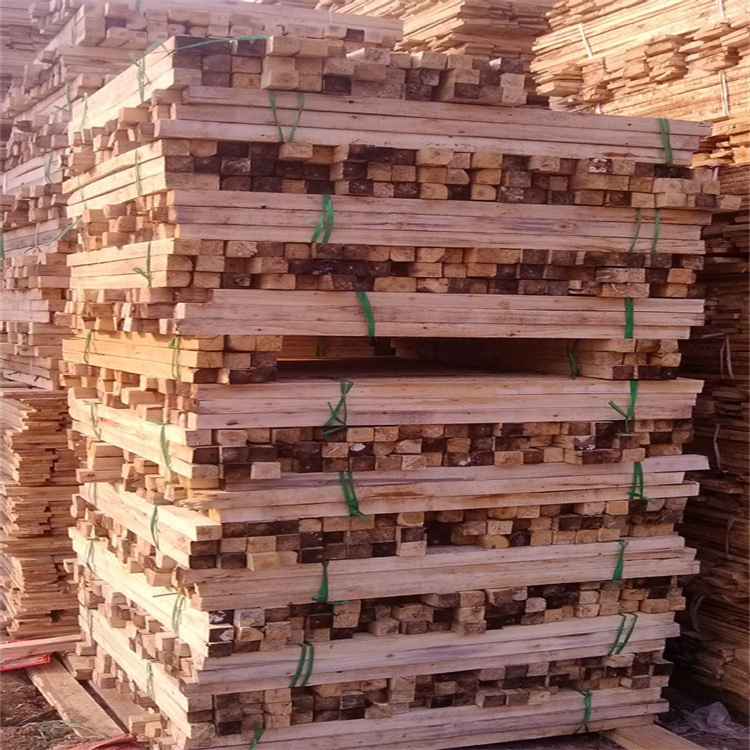 Packing Box with Strips of Poplar Wood, Square Wood, Wooden Strips, Large Quantity of Wood, Preferential Treatment with Strips of Poplar Wood and White Poplar Wood