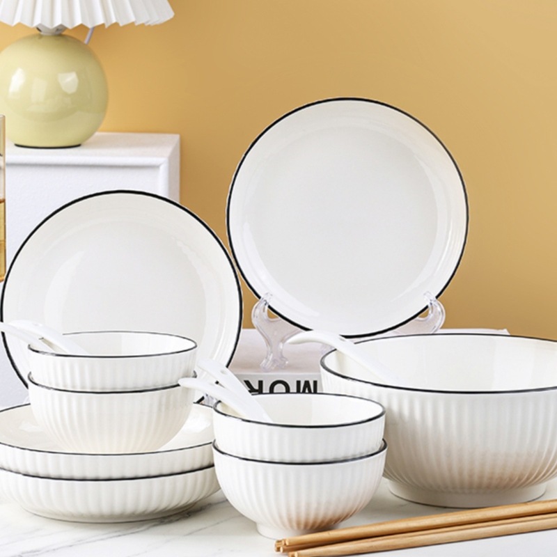 シンプルな和風ボウルと皿、家庭用陶器のボウルと皿、ボウルと箸の組み合わせ、食器、一人用食事セット、ライスプレートの組み合わせ|undefined