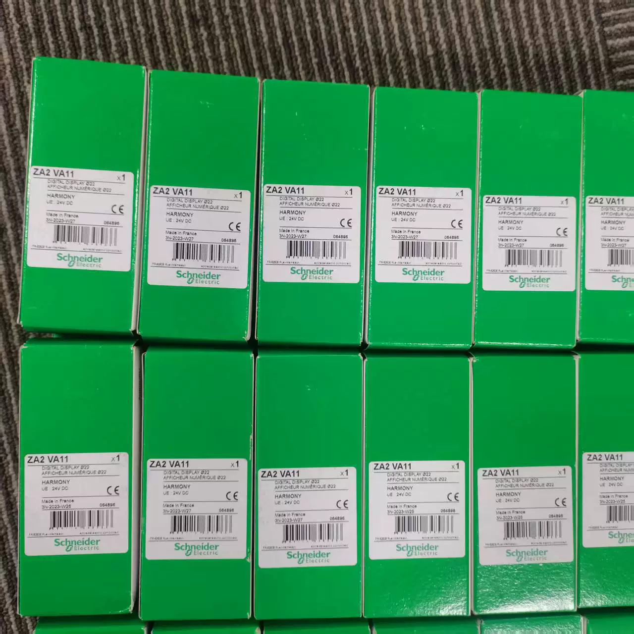 Оригинальное термореле Schneider LXM32MD30N4 номинальный ток 2,0-4А точечный источник питания